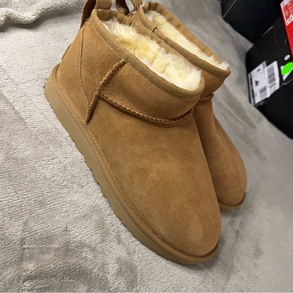 UGG Cream Shearling Lined Footwear - Picture 1 of 7